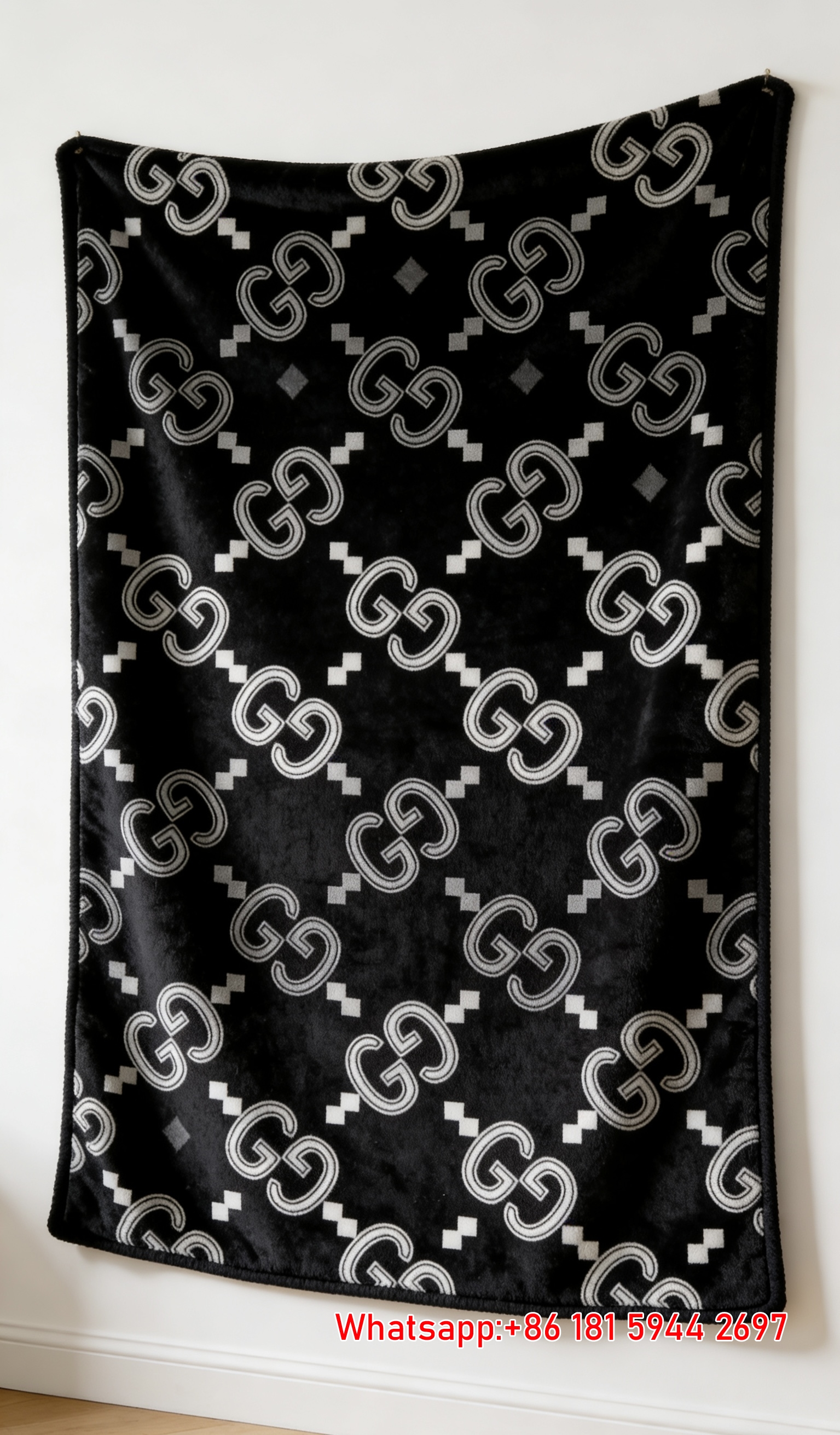 Monochrome Gucci Monogram throw Blanket  Black & White GG Signature Blankets IMG_2682